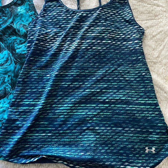 2 Workout tanks - Picture 3 of 6